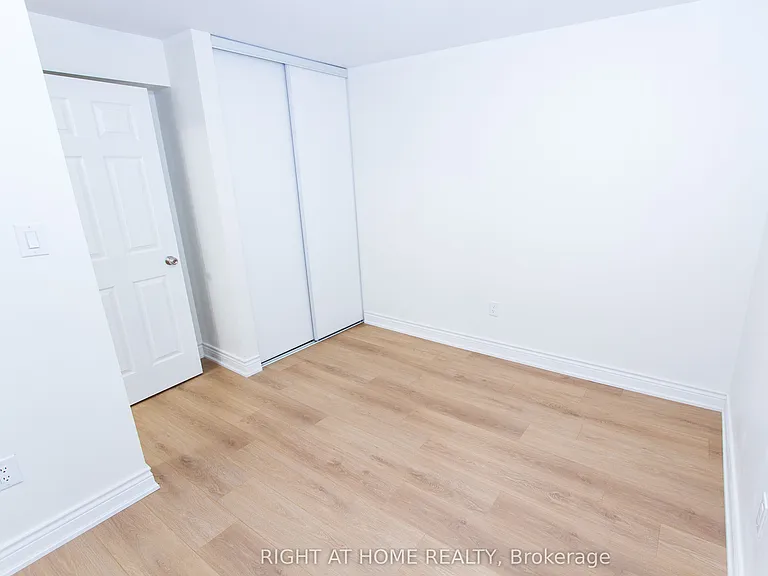 659 Shakespeare Ave — Photo 5