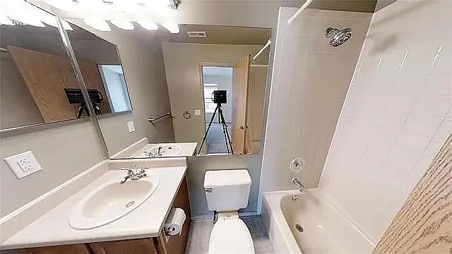 2119 Troy Ct — Photo 5