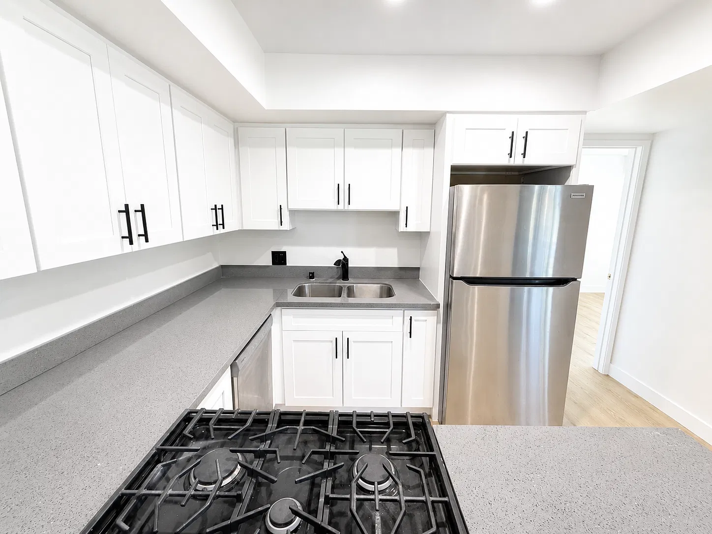 Altura Avenue 3239 — Photo 2