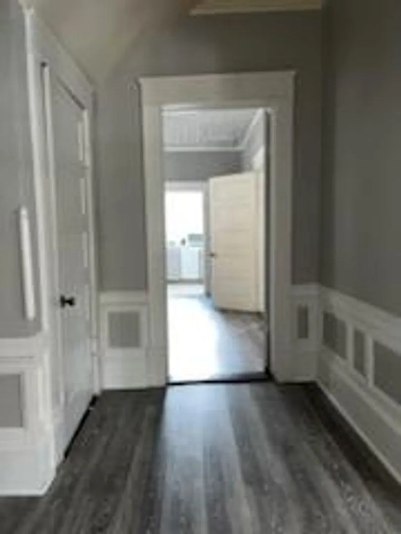 One Bedroom Furnished Apartment in Downtown New Bern — Photo 1