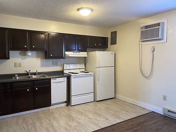 4th image of 5 Village Dr APT 1