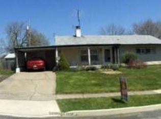 10 Vista Rd, Levittown, PA 19057