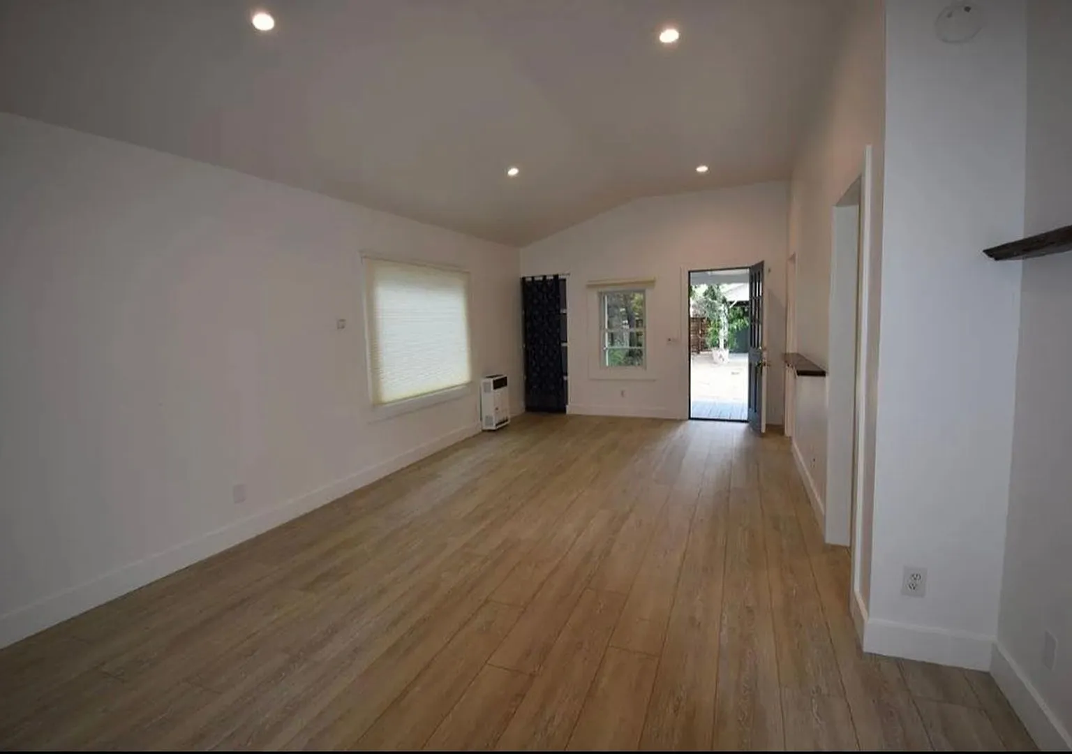 816 Spencer Avenue — Photo 3