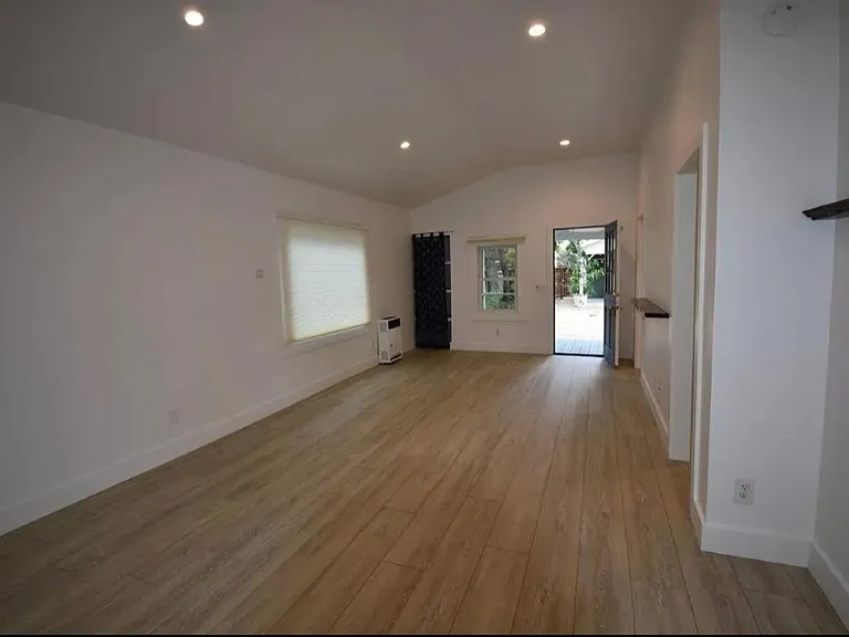 816 Spencer Ave — Photo 3