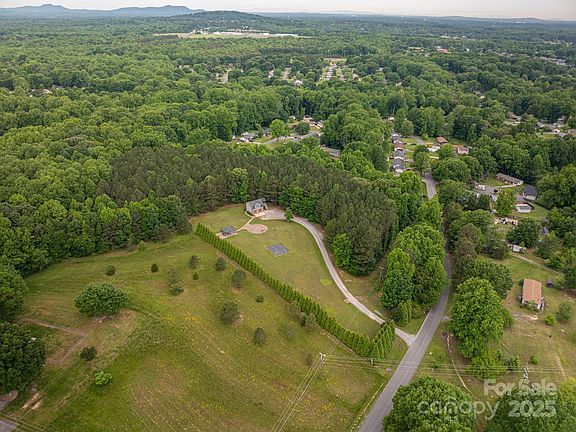 2nd image of 2609 Cove Creek Dr