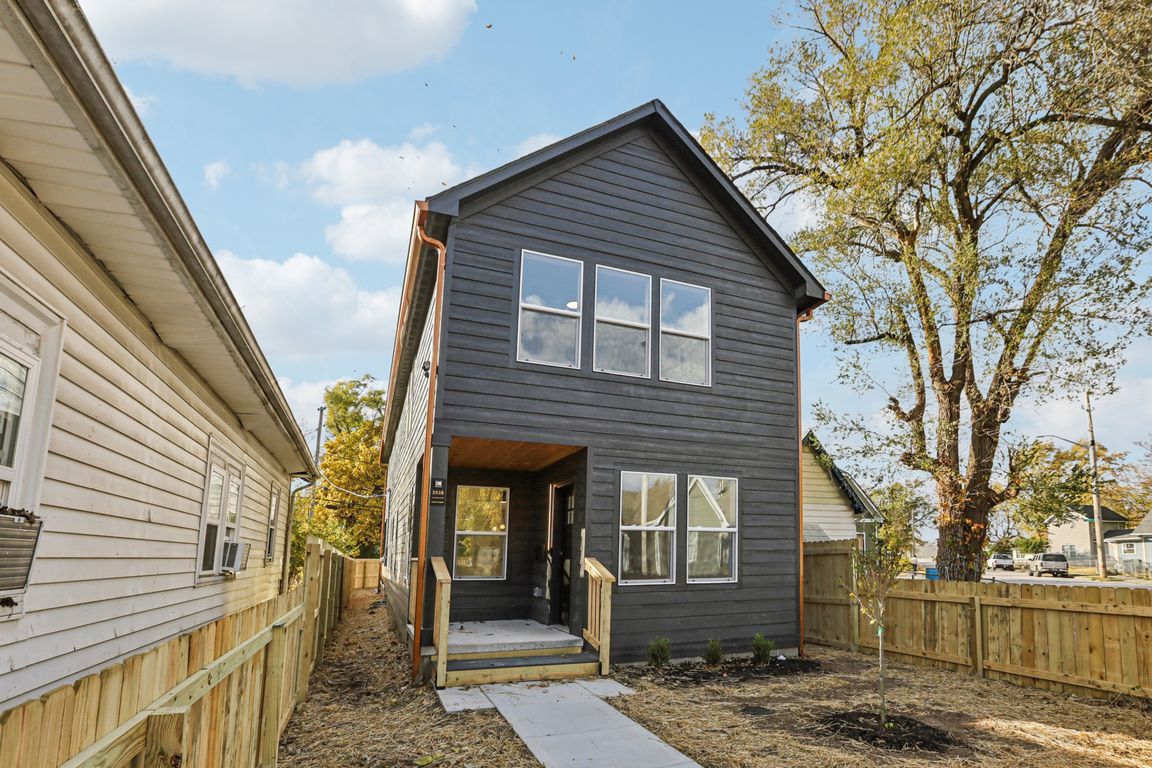 Burton Ave-S0611-001