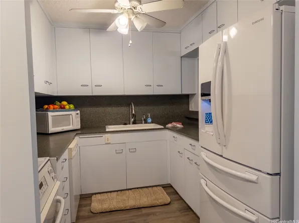 425 Ena Rd APT 706B, Honolulu, HI 96815