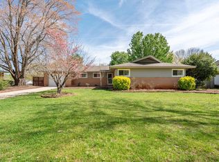 7 Camelback Rd, Greenville, SC 29617