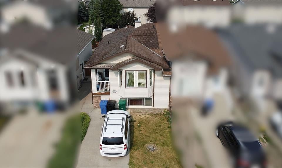 1st image of 332 E Lynx Cres N