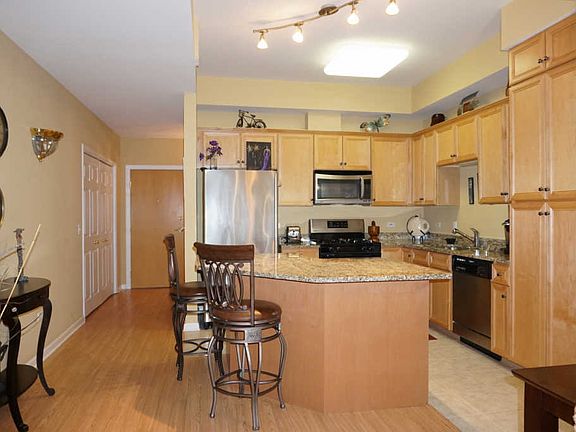 4th image of 8711 W Bryn Mawr Ave APT 710