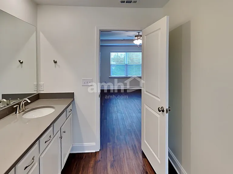 5208 Valor Dr — Photo 9