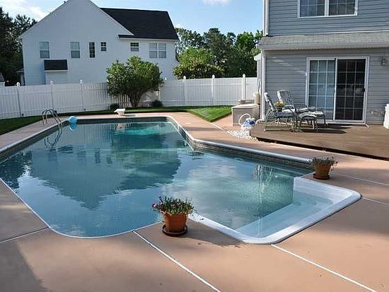 Backyard Pool
