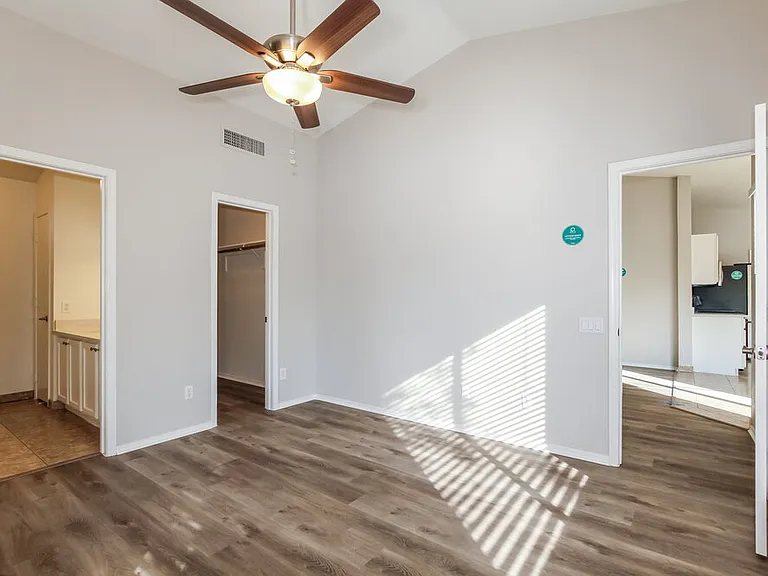 20212 N 34th Pl — Photo 8