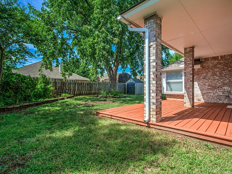 1812 Pebble Creek Blvd — Photo 44