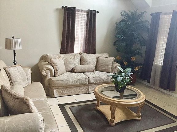 4th image of 4900 Los Jardines Dr