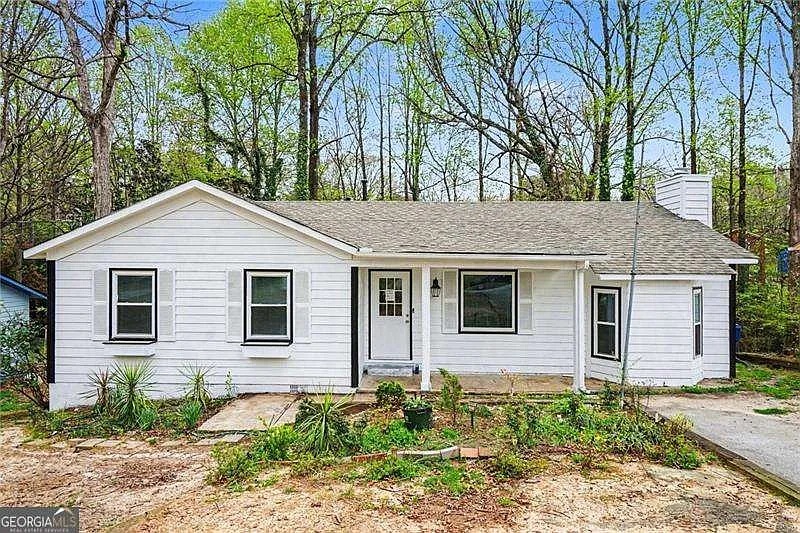 400 Hemlock Dr photo 1