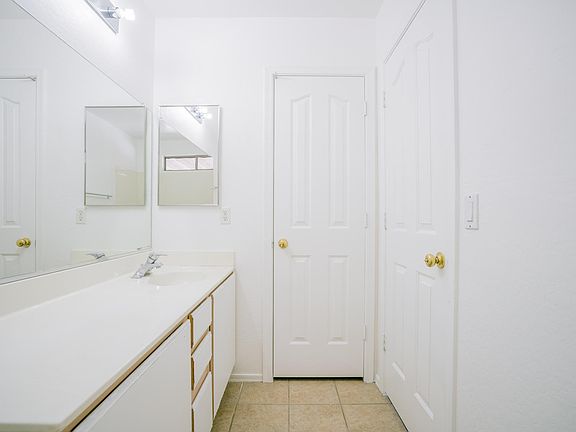 4th image of 12758 W Valentine Ave