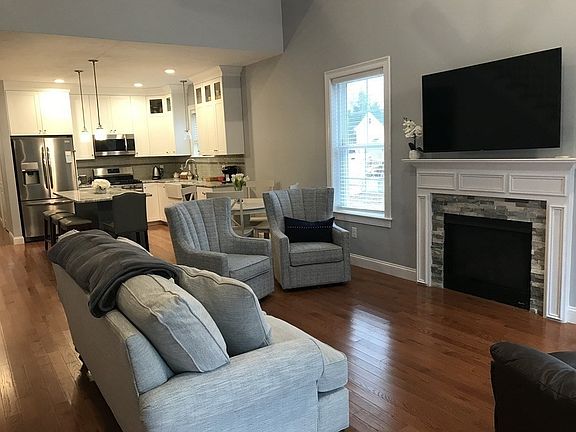 5th image of 29 Acorn Pl #29