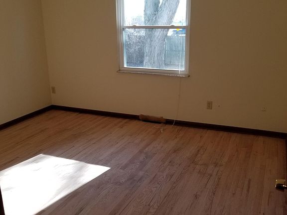 2nd image of 5006 Heathmoor Dr