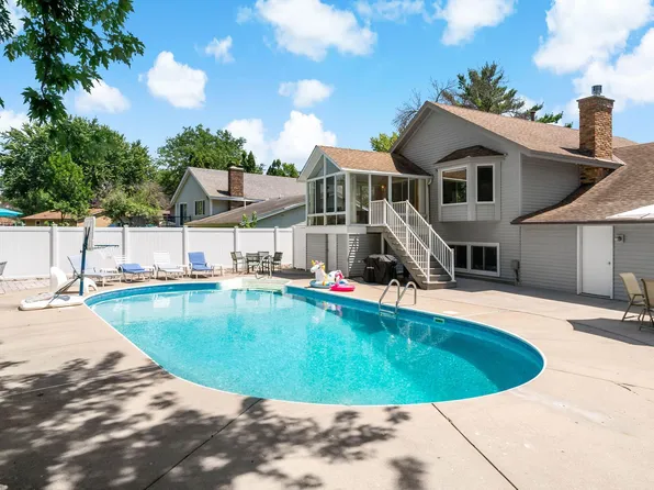 1016 Westview Dr, Farmington, MN 55024