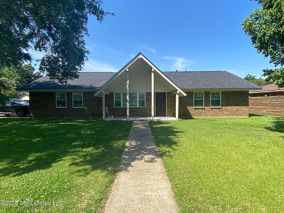 1st image of 2044 Viking St