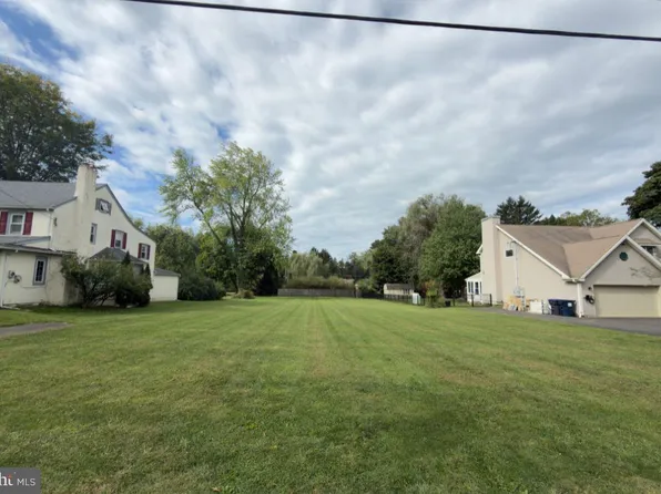84 Iron Hill Rd, Doylestown, PA 18901