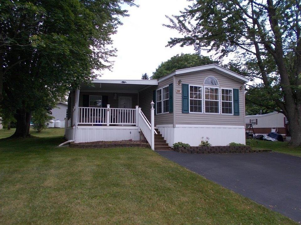 1st image of 32 Gaywood Dr