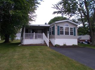 32 Gaywood Dr, Avon, NY 14414