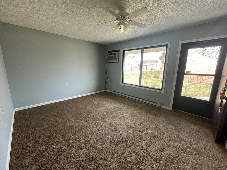 505 Barclay St — Photo 7