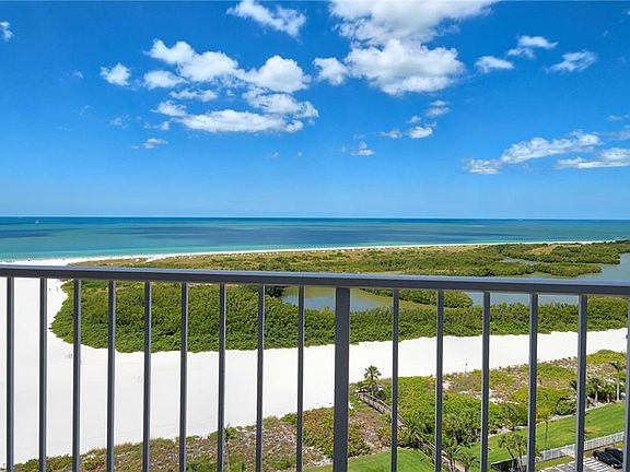 3rd image of 320 Seaview CT #1803