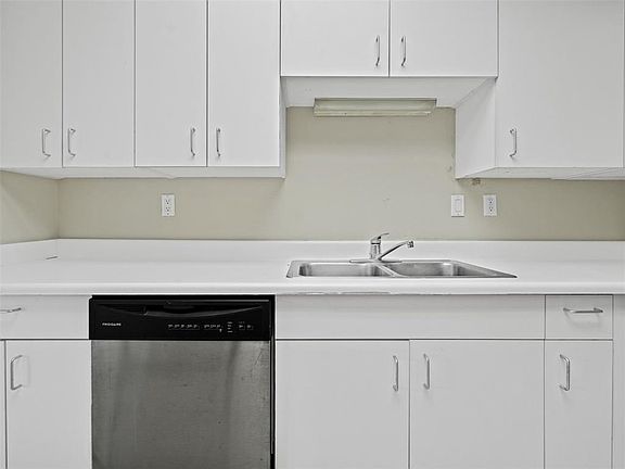 5th image of 2001 Holcombe Blvd Unit 404