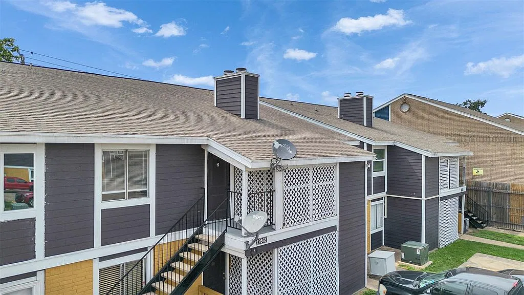 2 bed, 960 sqft, $1,400 — Photo 2