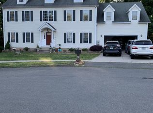 36 Sovereign Rdg, Cromwell, CT 06416