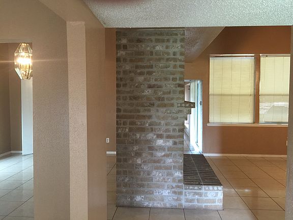 5th image of 2219 Stonewood Ln
