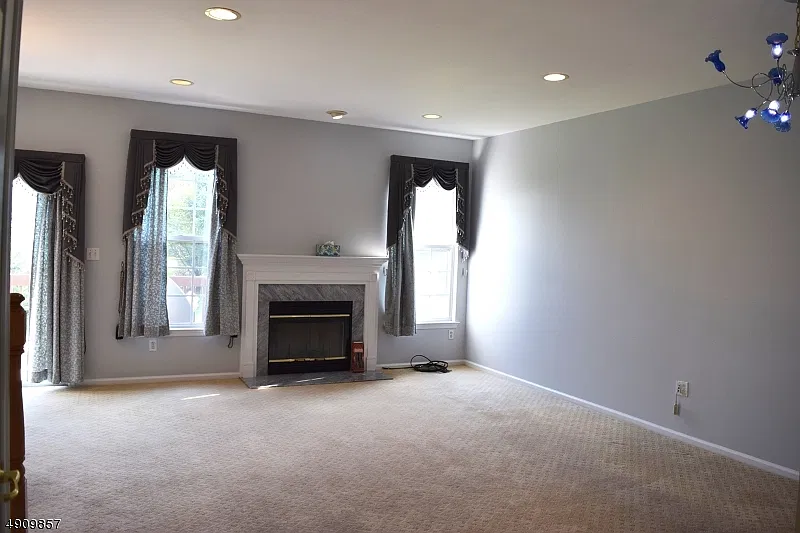 3 bed, 4.0 bath, $4,100 — Photo 3