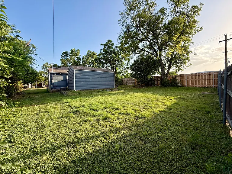 1621 Davis Blvd — Photo 23