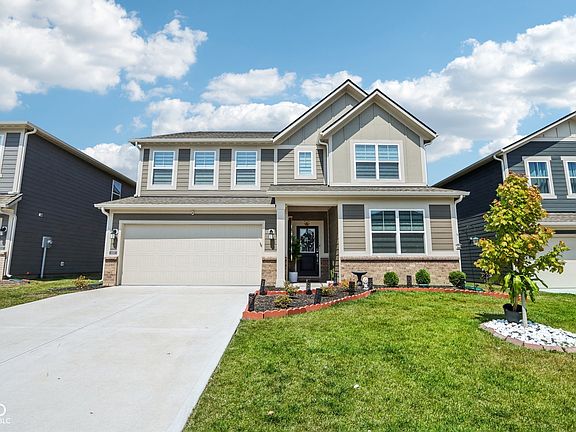 4th image of 3262 Essex Dr
