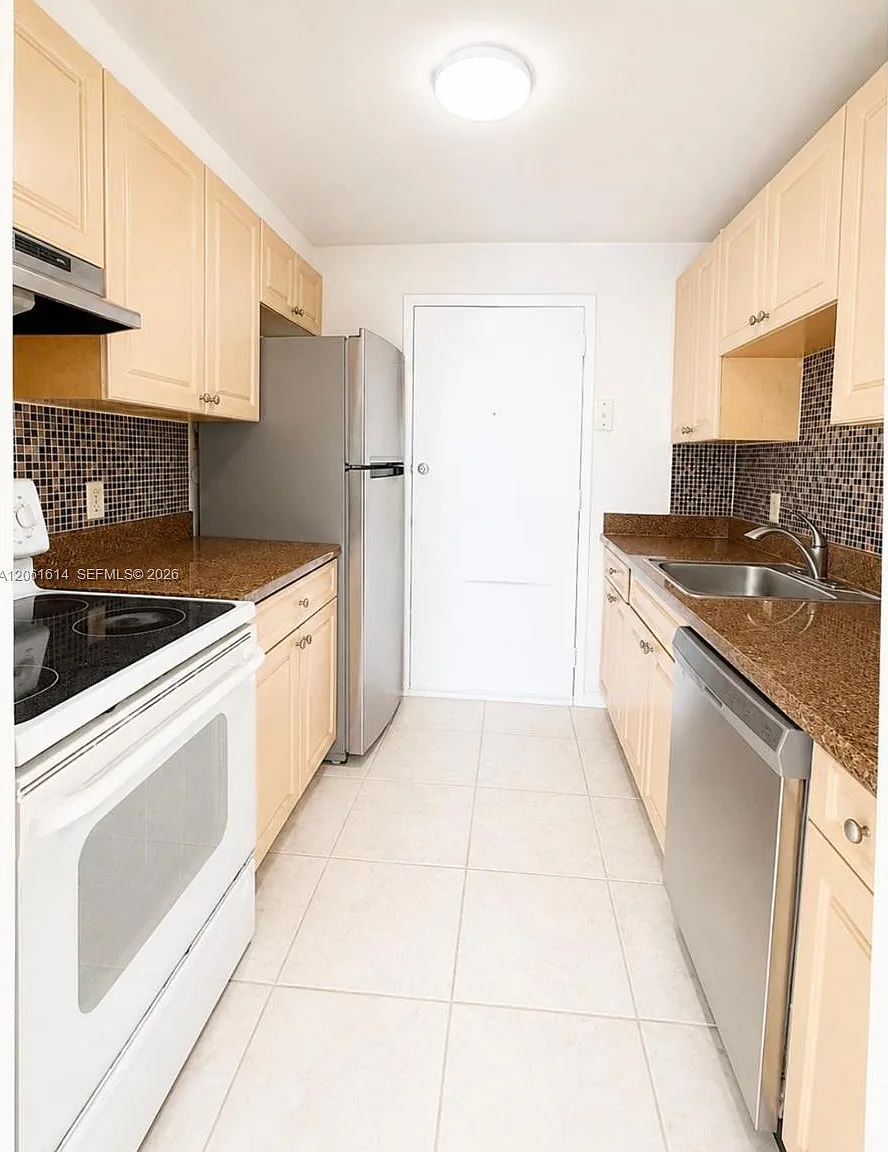 Keystone Towers Condo — Photo 4