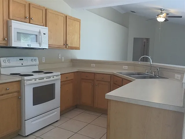 1350 Rolling River Rd — Photo 2