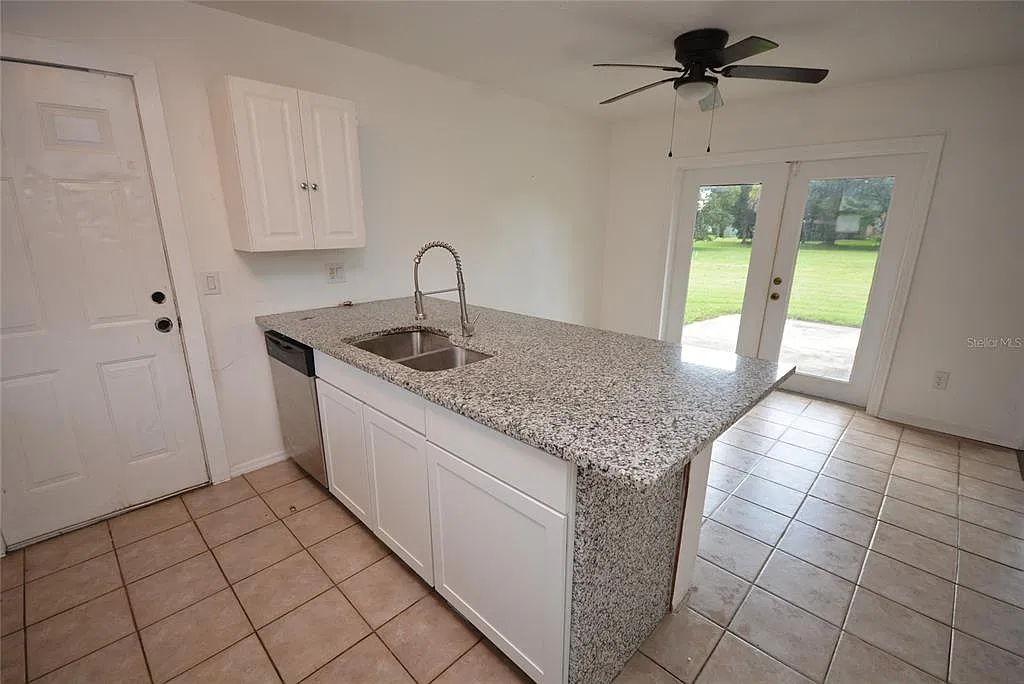 2 bed, 2.0 bath, 1070 sqft, $2,250 — Photo 3