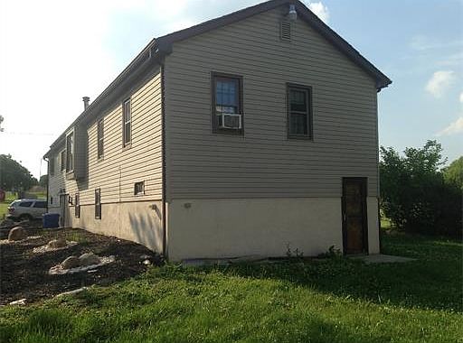 2nd image of 144 W Woodbridge Ave