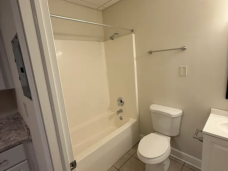 Chapel Hill Apartments — Photo 28