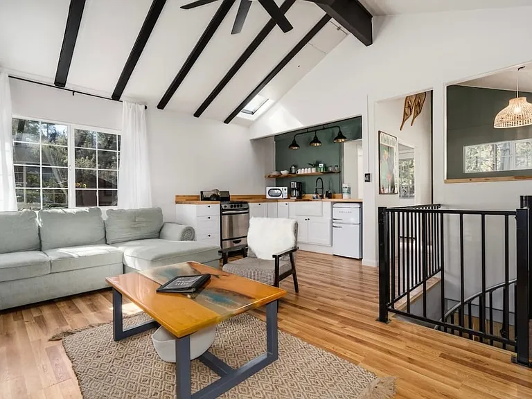 325 Hilltop Ln — Photo 11