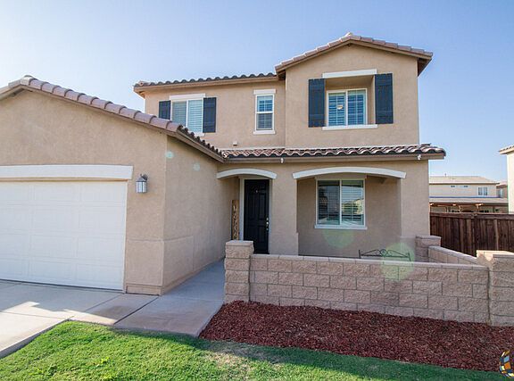 2nd image of 670 Las Dunas St