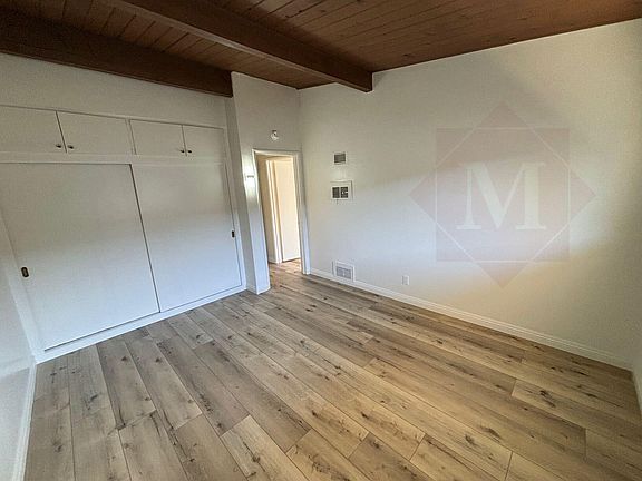 5th image of 823 E De La Guerra St #6