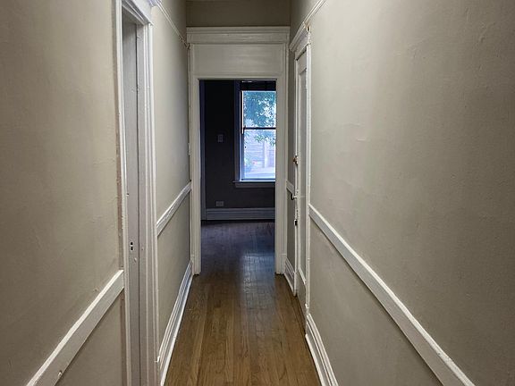 4th image of 957 N Oakley Blvd #1