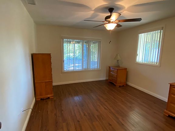 3rd image of 224 Sierra Vista Dr