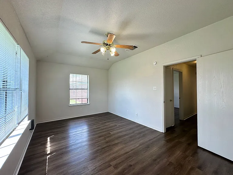 4311 Thunder Creek — Photo 23
