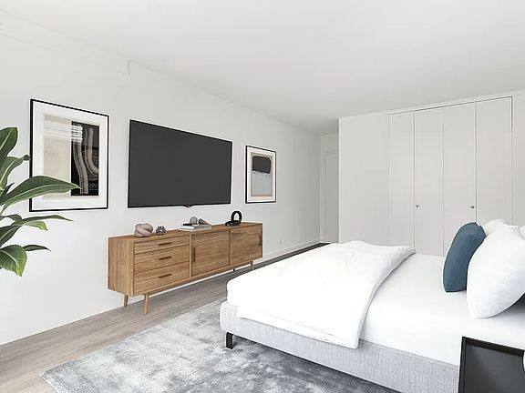 3rd image of 10420 Queens Blvd APT 16K