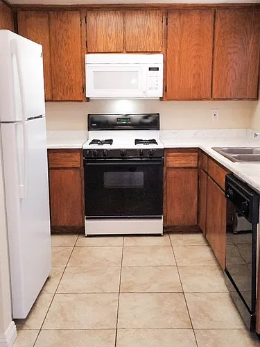 25880 Dartmouth St Photo 1